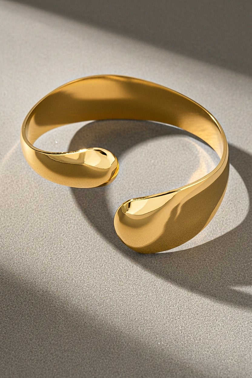 Sculpted Cuff