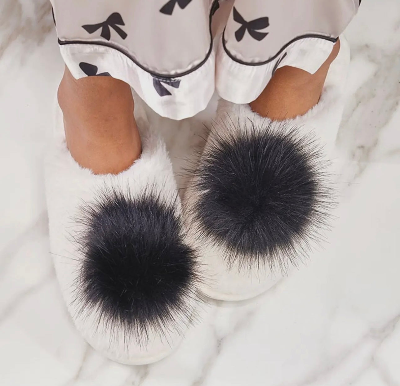 pom pom slippers