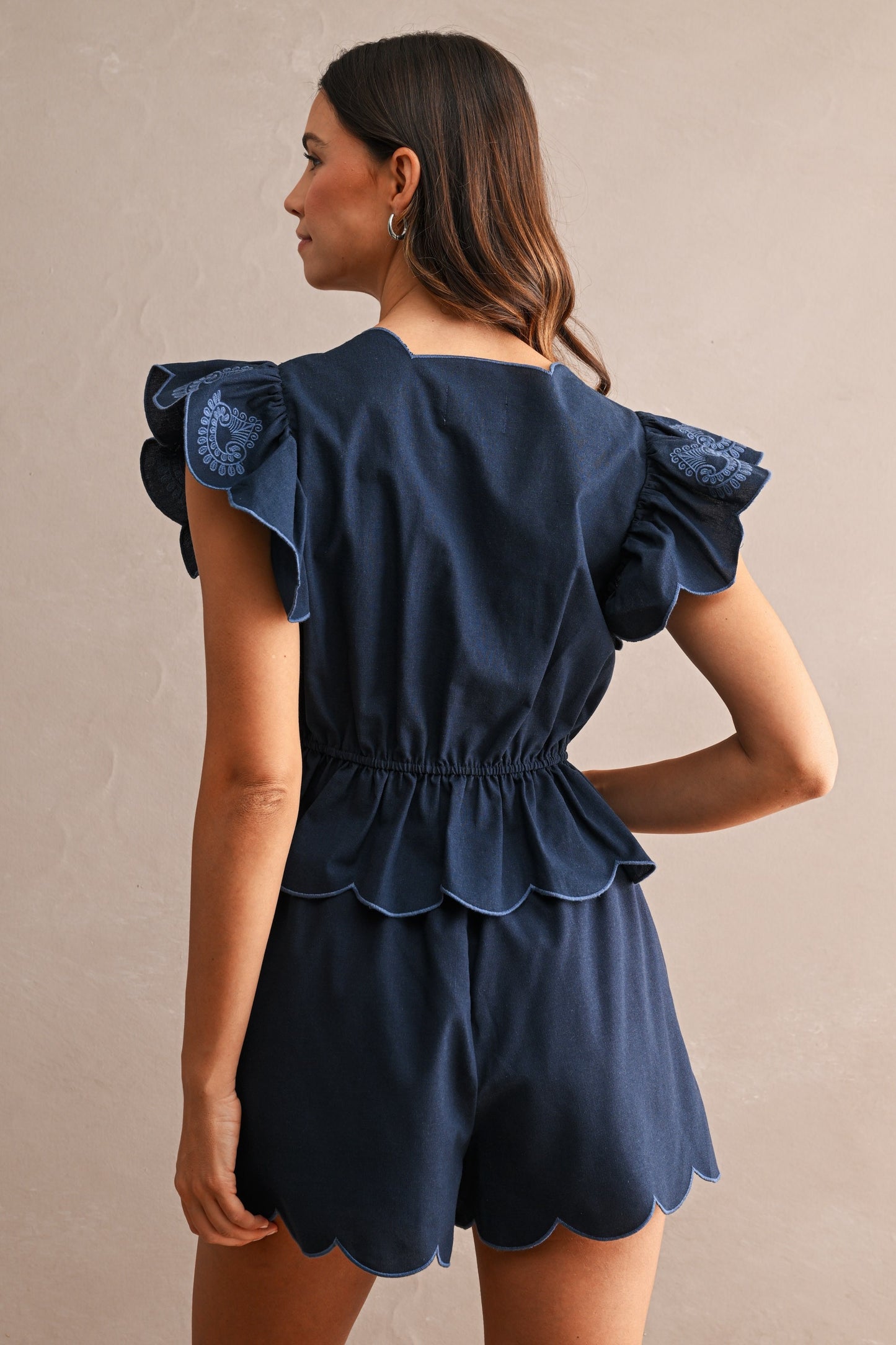 Embroidered Scallop Set