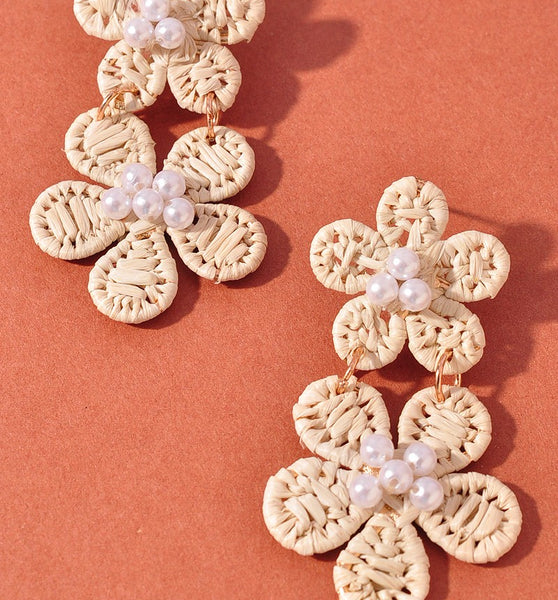 Ivory Raffia Floral Earring