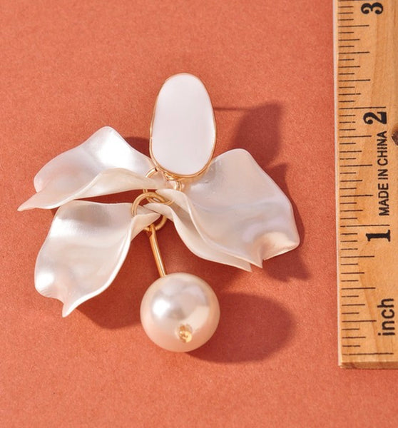 pearl flower post earrings
