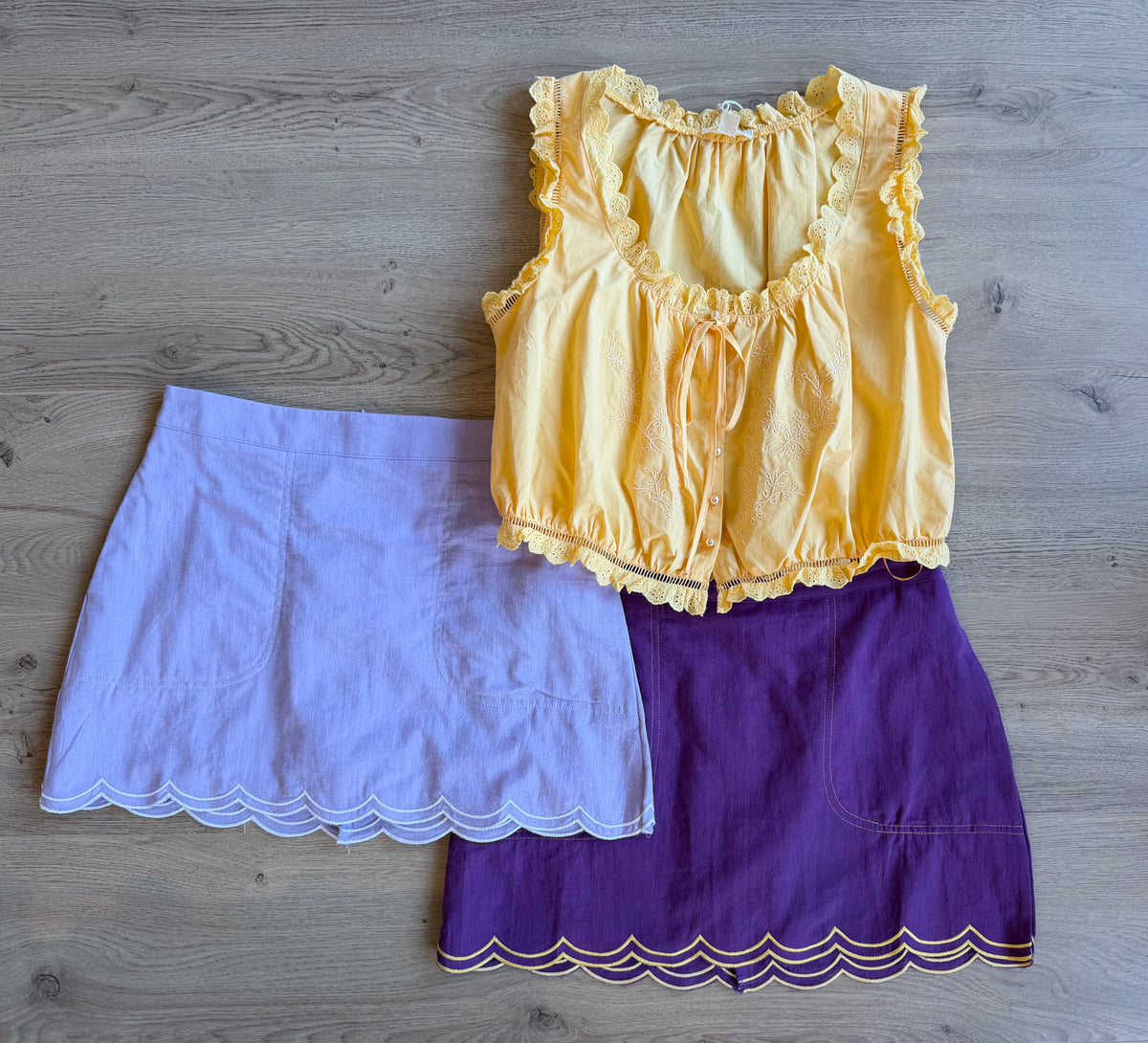 Scallop Mini Skirt