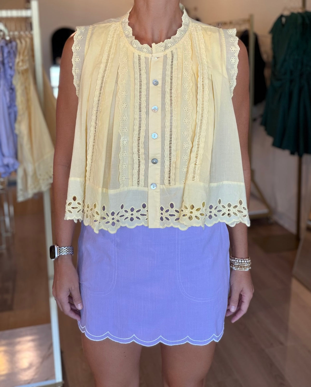 Scallop Mini Skirt