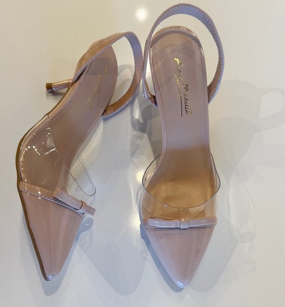 Nude & clear pump