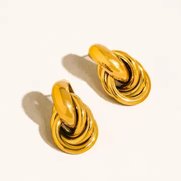 Rosavine Earring